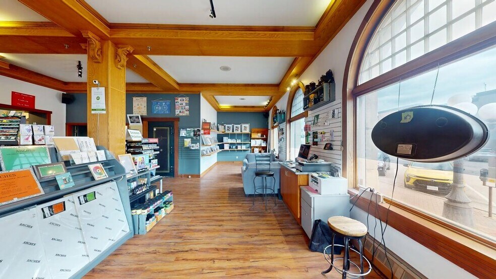 More Photos Of 800 Baker St, Cranbrook Storefront Retail Office For Sale