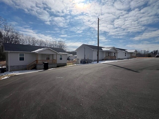 More Photos Of 225 Iris Ln, Crossville Multifamily For Sale