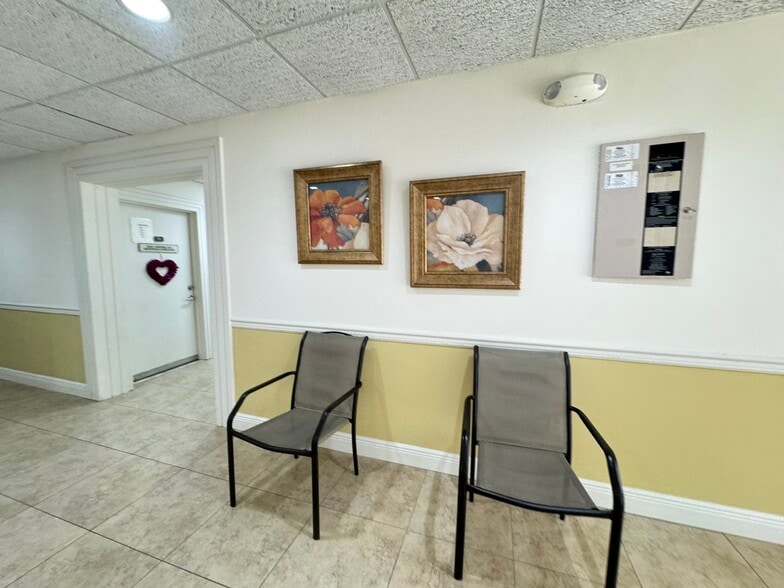 More Photos Of 9210 Sunset Dr, Miami Office For Lease