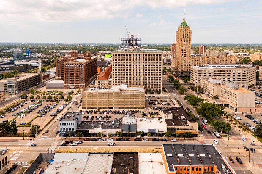 More Photos Of 6541 Woodward Ave, Detroit Storefront For Sale