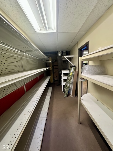 More Photos Of 8135 E 30th St, Indianapolis Light Manufacturing For Sale