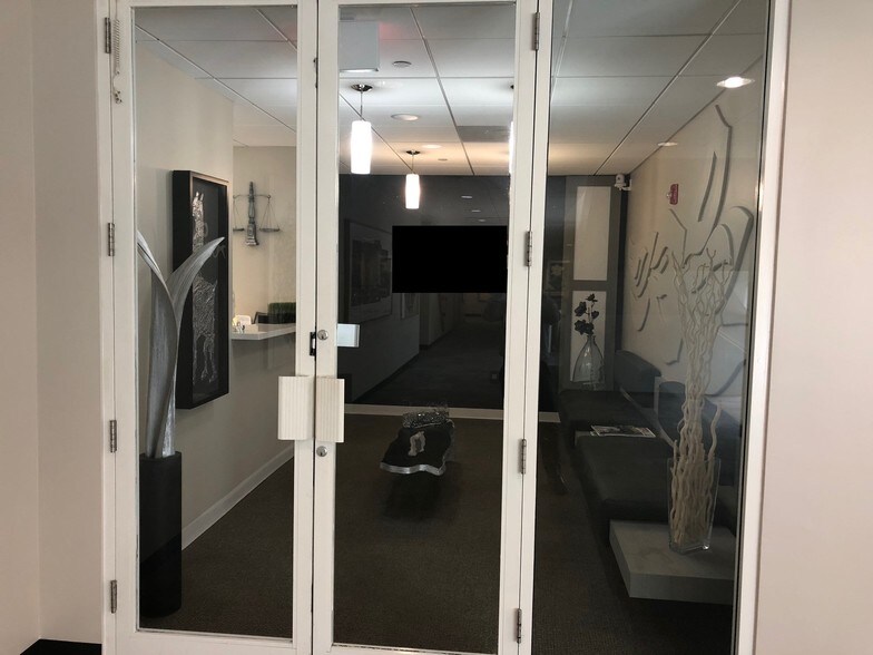 More Photos Of 7900 NW 154th St, Miami Lakes Office For Lease