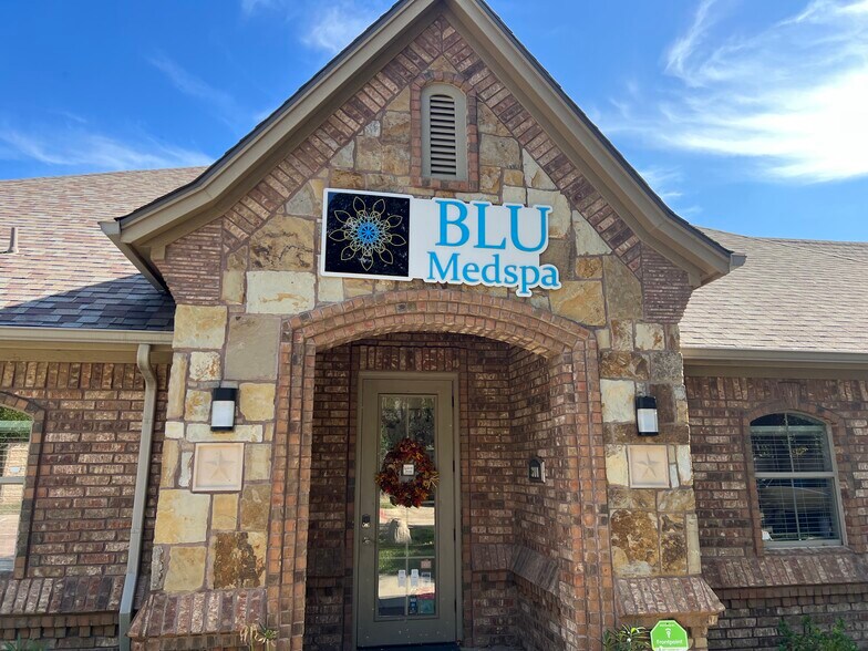 More Photos Of 2800 William D Tate Ave, Grapevine Medical For Lease