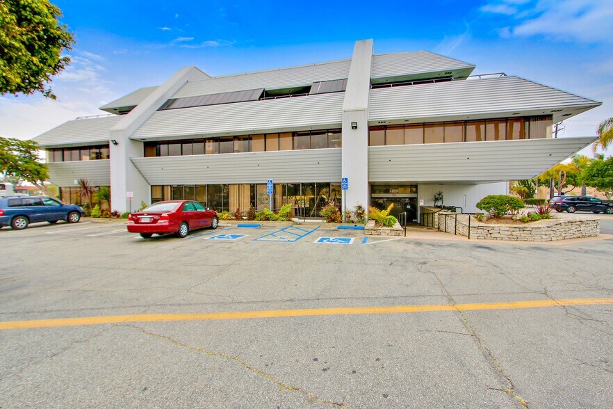 More Photos Of 22939 Hawthorne Blvd, Torrance Medical For Lease