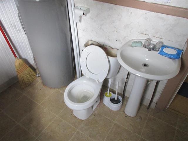 More Photos Of 1100-1102 Garfield Ave, Bay City Freestanding For Sale