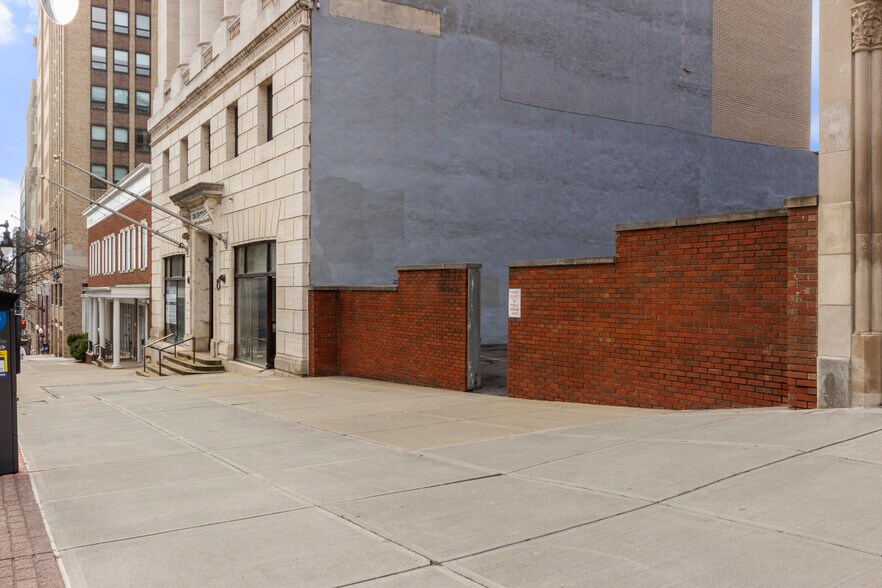 More Photos Of 126 State St, Albany Loft Creative Space For Sale