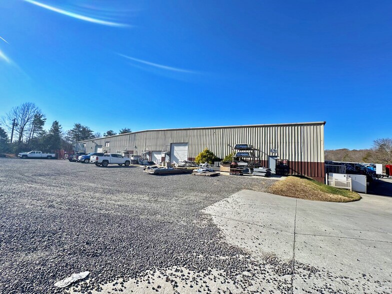 More Photos Of 2550 Empire Dr, Winston-Salem Warehouse For Lease
