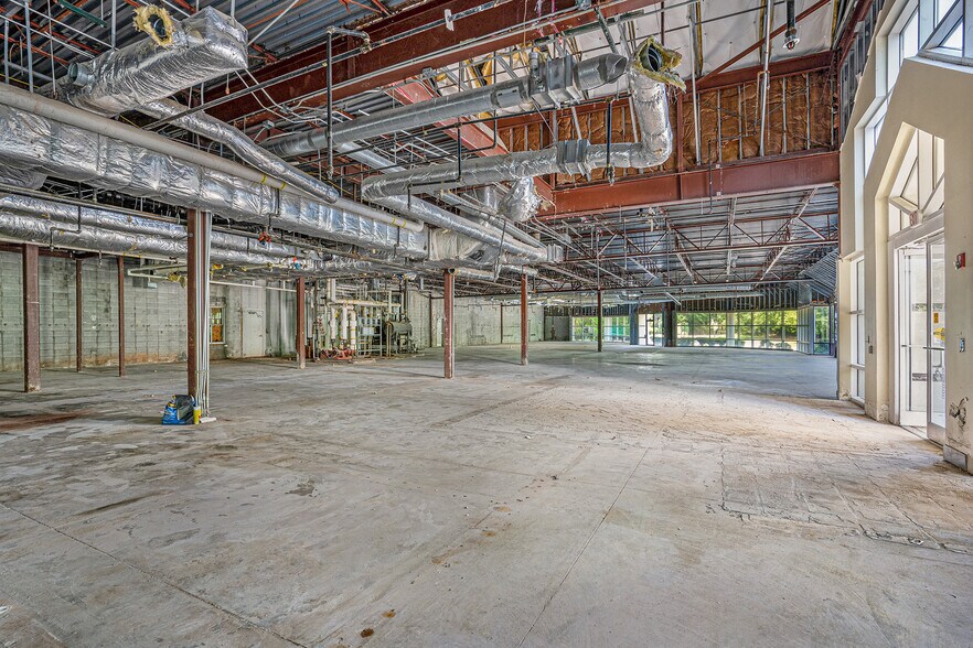 More Photos Of 4000 Corporate Center Dr, Morrow Medical For Sale