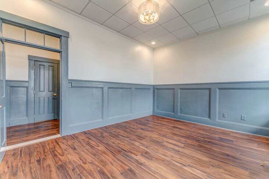 More Photos Of 35 N Main St, Jasper Loft Creative Space For Lease