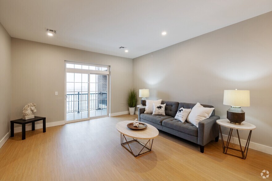 More Photos Of 271-277 State St, Schenectady Apartments For Lease