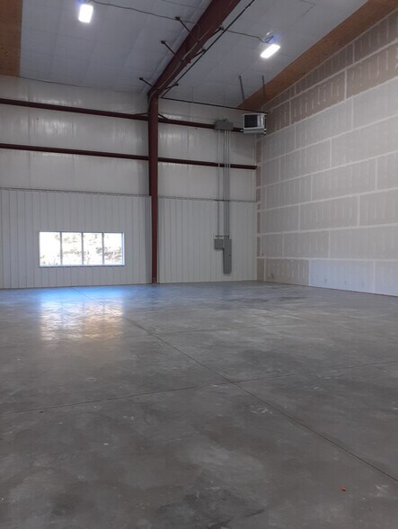 More Photos Of 2256 NY-17K, Montgomery Distribution For Sale