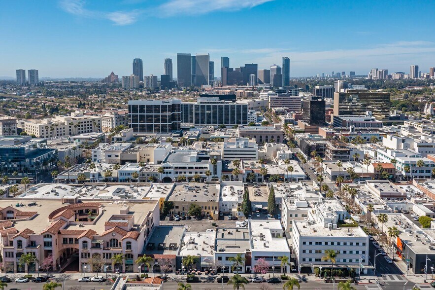 More Photos Of 351-355 N Canon Dr, Beverly Hills Storefront Retail Office For Lease