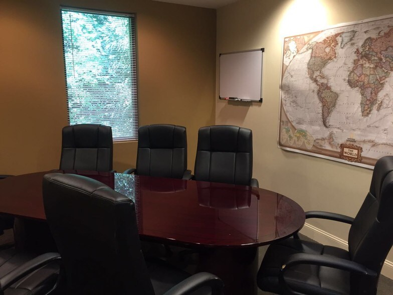 More Photos Of 10475 Medlock Bridge Rd, Johns Creek Storefront For Sale