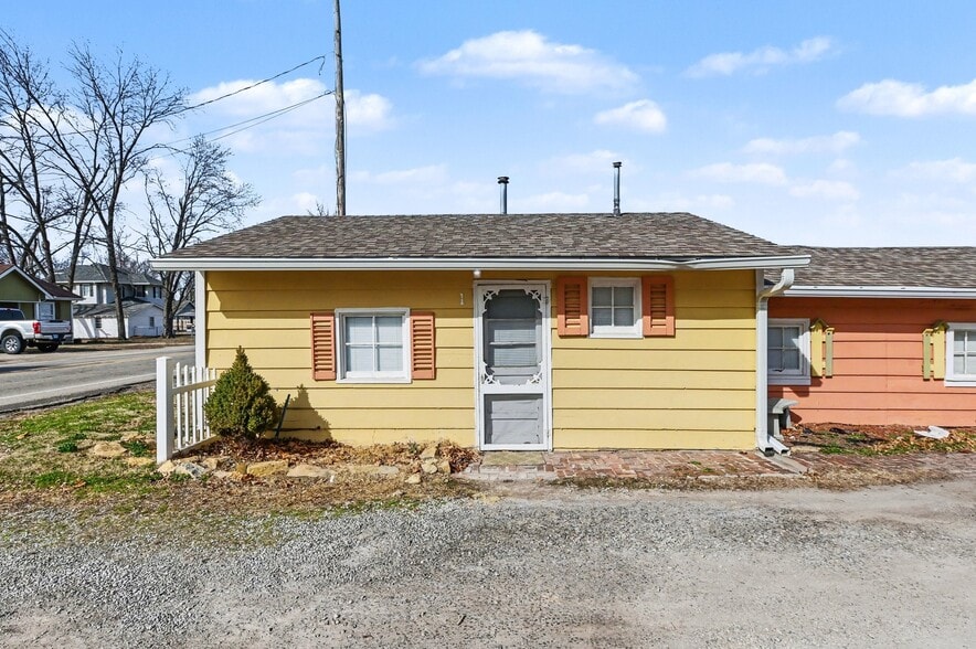 More Photos Of 308 Chestnut St, Silver Lake Apartments For Sale