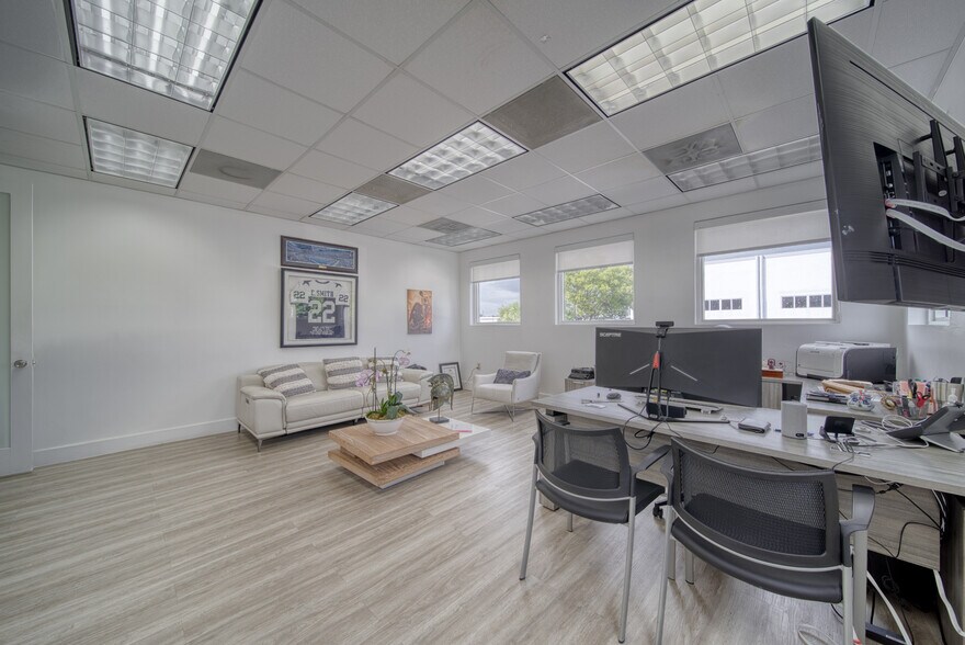 More Photos Of 7500 NW 52nd St, Miami Medical For Lease