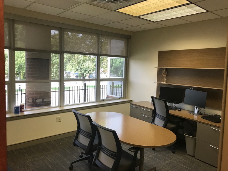 More Photos Of 1845 S National Ave, Springfield Office For Sale