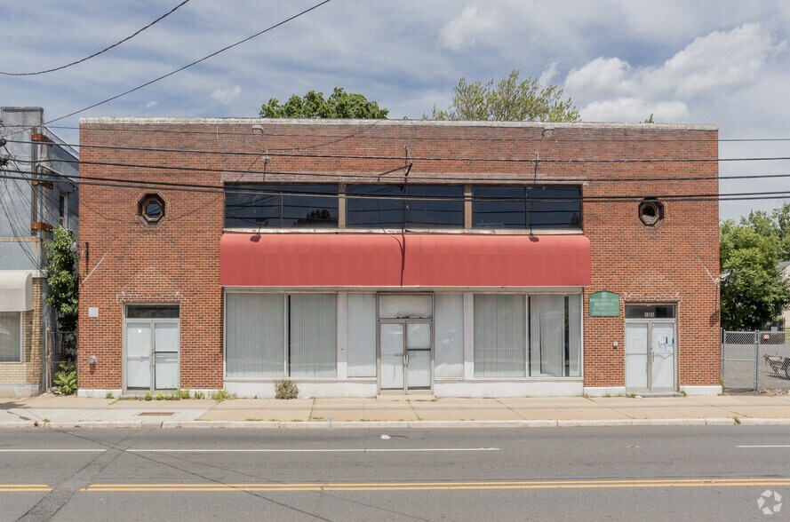 More Photos Of 1305 Saint George Ave, Roselle Storefront Retail Office For Sale
