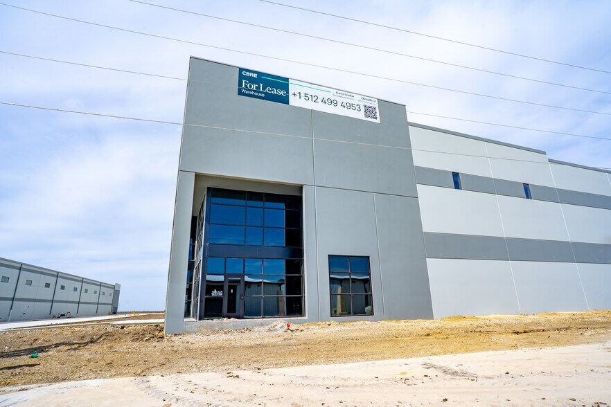 More Photos Of 21901 US 79, Taylor Warehouse For Lease