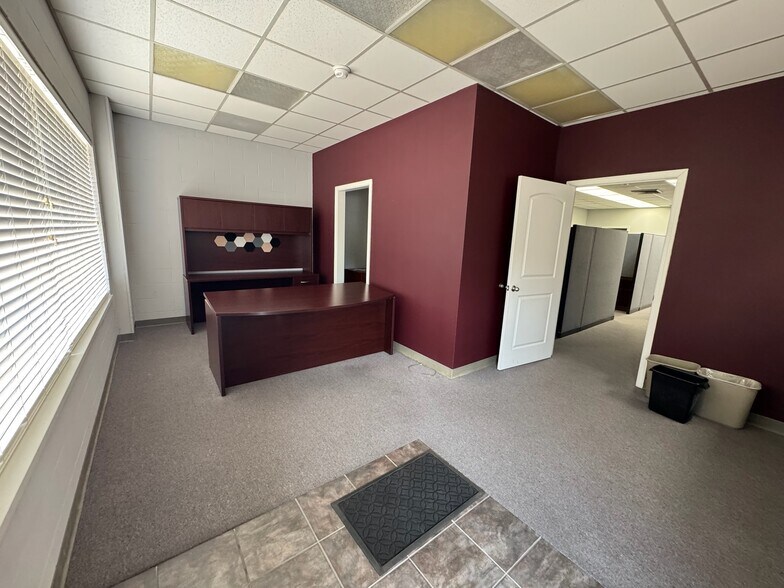 More Photos Of 506 E Main St, Santa Paula Loft Creative Space For Lease