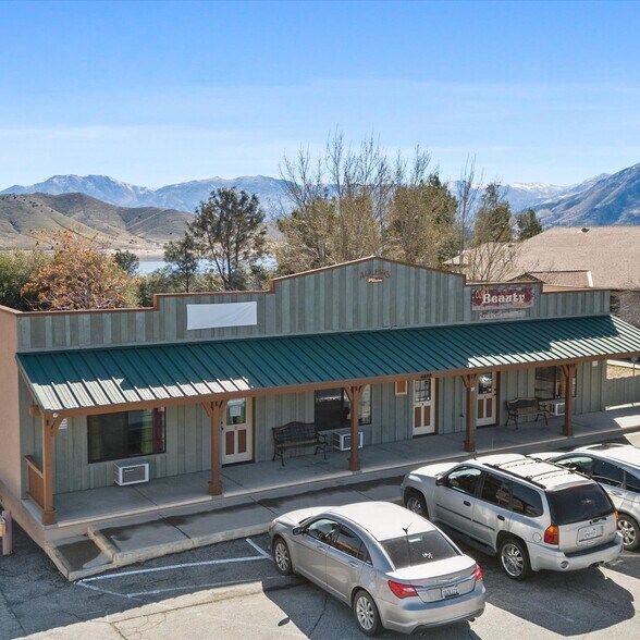 More Photos Of 6400 Wofford Blvd, Wofford Heights General Retail For Sale