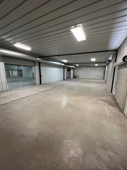 More Photos Of 10100 Hicks Field Rd, Fort Worth Warehouse For Lease