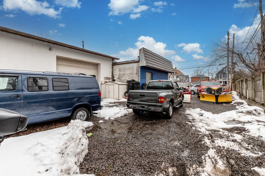 More Photos Of 252 Kenmore Ave, Buffalo Auto Repair For Sale