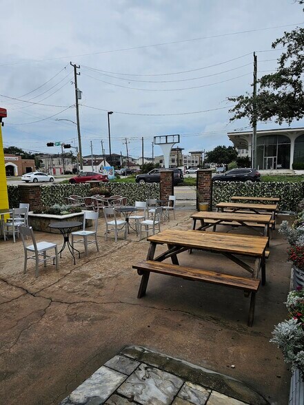 More Photos Of 3730 Washington Ave, Houston Freestanding For Sale