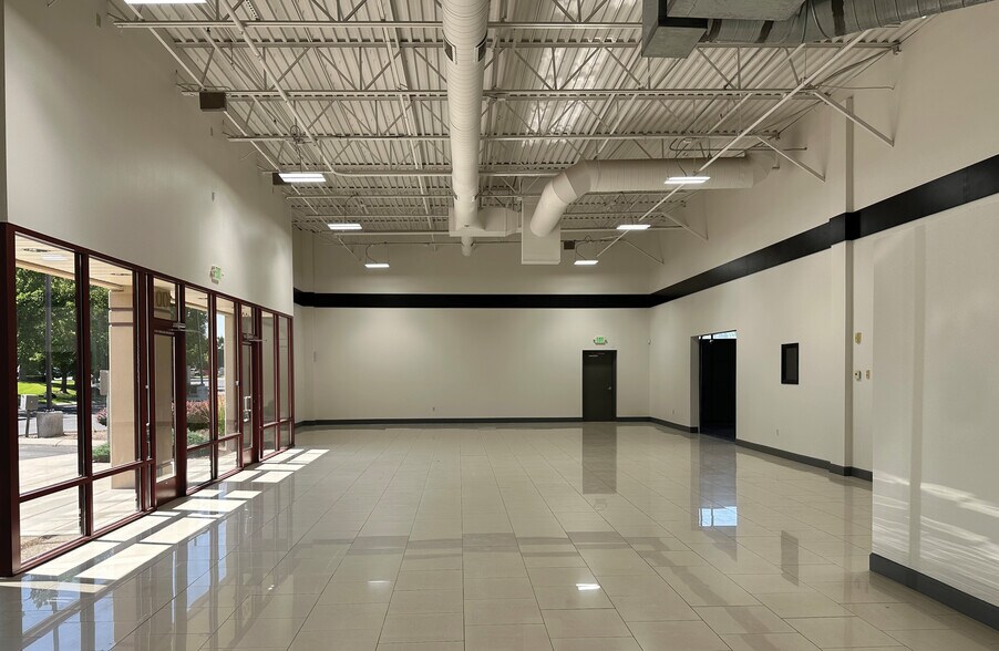 More Photos Of 501 E Scenery Ln, Meridian Showroom For Lease