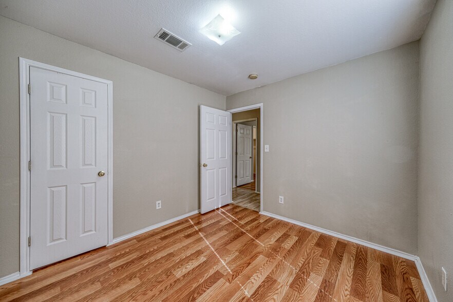 More Photos Of 761 Olive Branch Rd, Brock Apartments For Sale