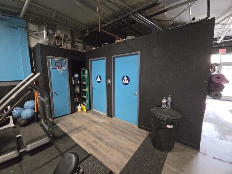 More Photos Of 7433 Monterey St, Gilroy Storefront Retail Residential For Lease