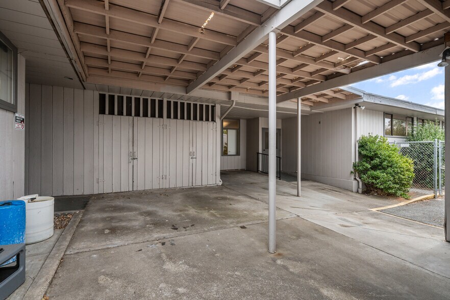 More Photos Of 125 NE Manzanita Ave, Grants Pass Medical For Sale
