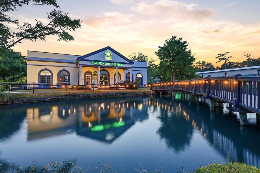 More Photos Of 14319 Ocean Hwy, Pawleys Island General Retail For Sale