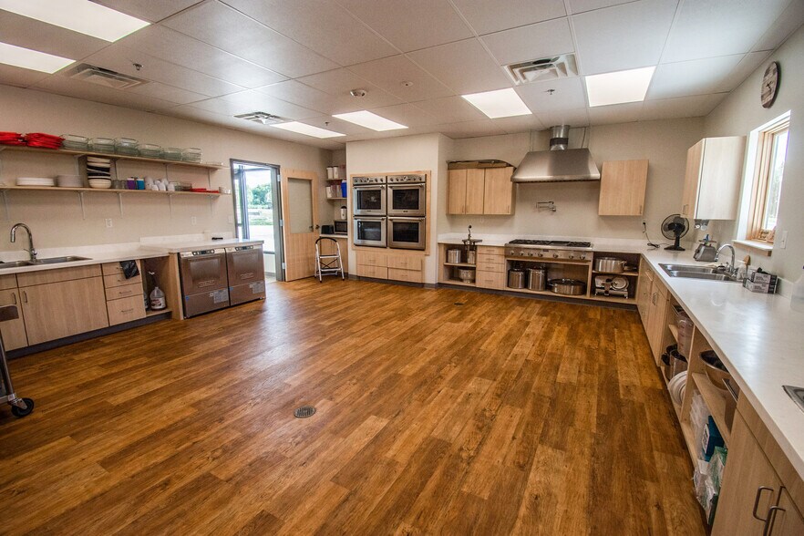 More Photos Of 6455 E 106th St N, Sperry Office For Lease