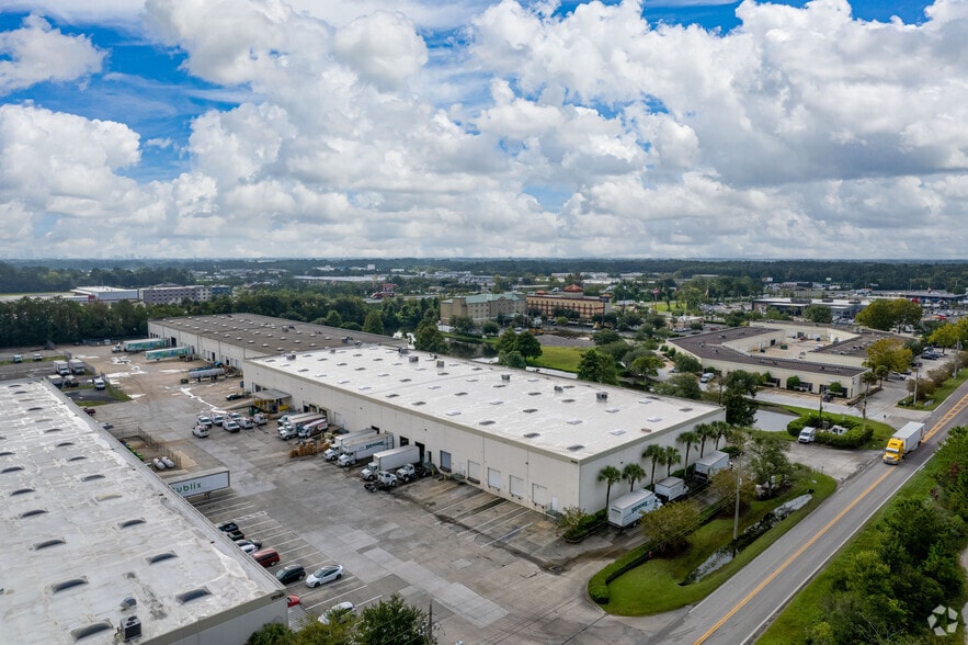 More Photos Of 7037 Commonwealth Ave, Jacksonville Warehouse For Lease