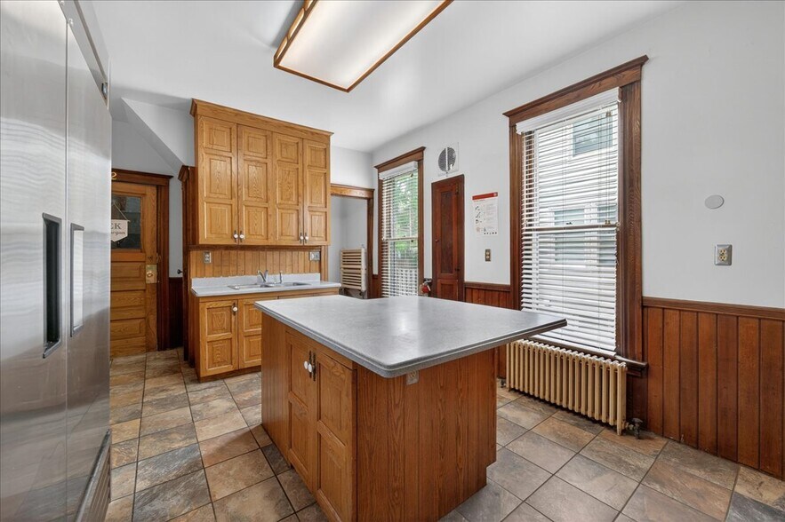 More Photos Of 415 W Forest Ave, Ypsilanti Sorority Fraternity House For Sale