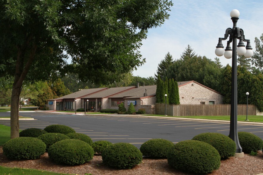 Primary Photo Of 1350 E Lake Lansing Rd, East Lansing Medical For Lease