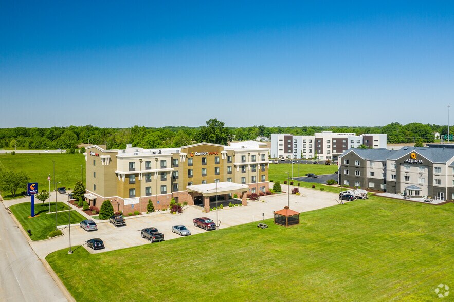 More Photos Of 210 Harvey Way, Hopkinsville Hotel For Sale