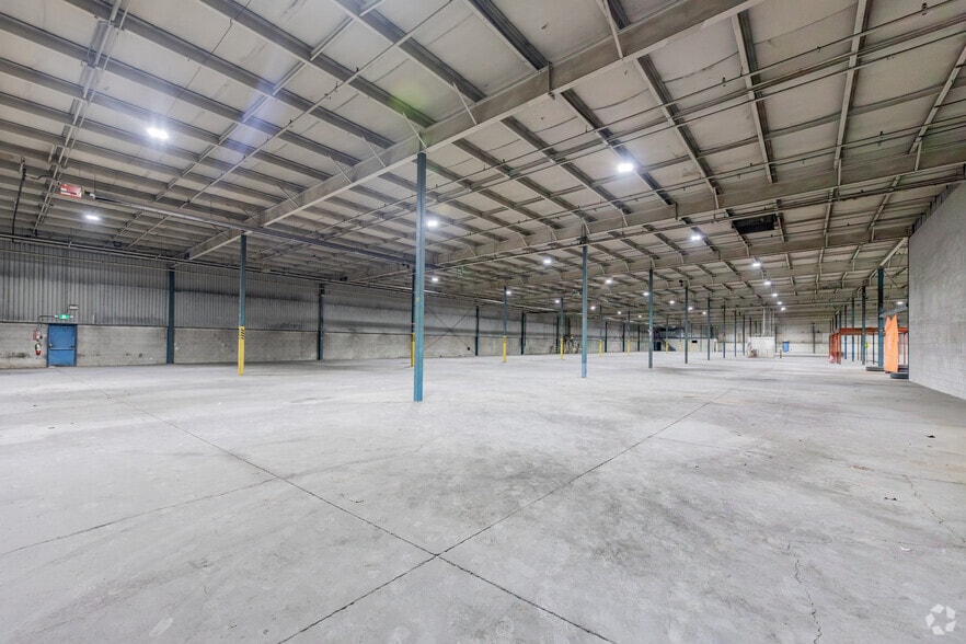 More Photos Of 8069 Lawson Rd, Milton Manufacturing For Lease