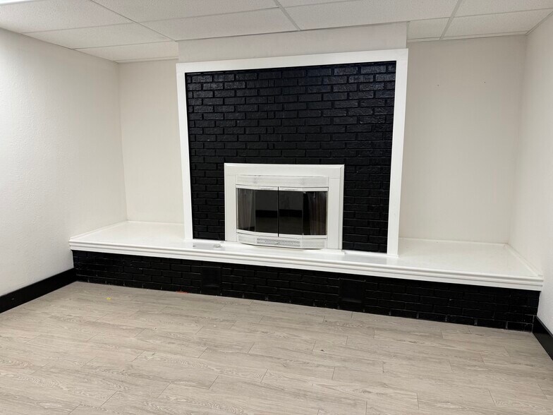 More Photos Of 6565 Beach Blvd, Jacksonville Loft Creative Space For Lease