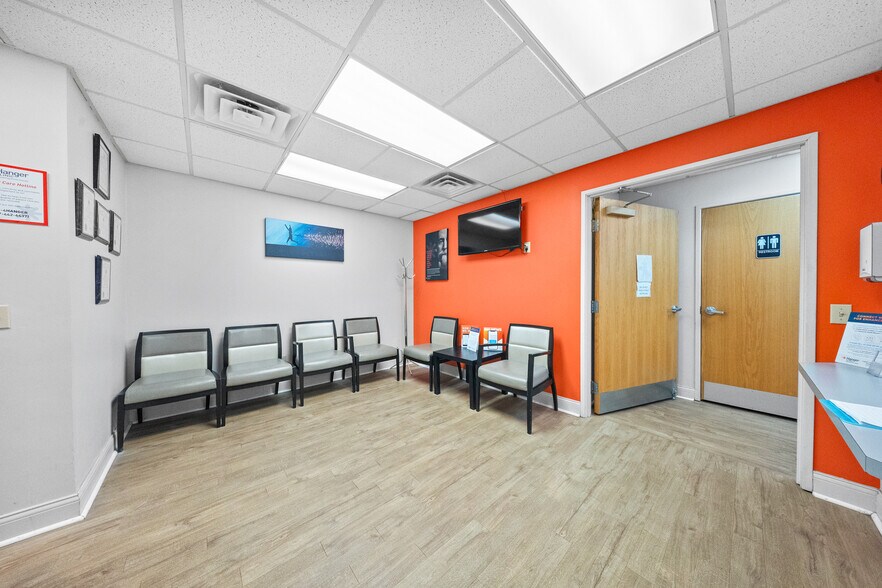 More Photos Of 1901 Winchester Ave, Ashland Office For Sale
