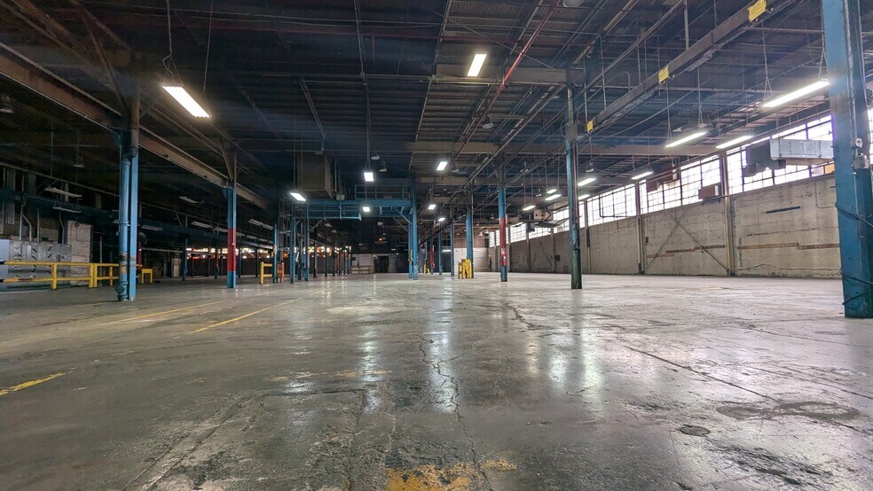 More Photos Of 4800 S Kilbourn Ave, Chicago Warehouse For Sale