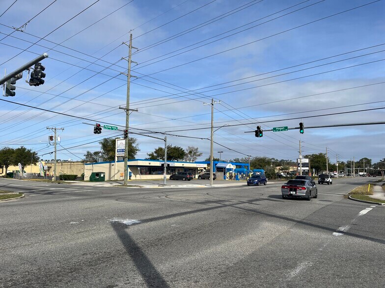 More Photos Of 1906 Parental Home Rd, Jacksonville Storefront For Sale
