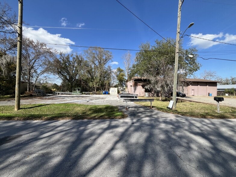 More Photos Of 4831 Phyllis St, Jacksonville Warehouse For Sale
