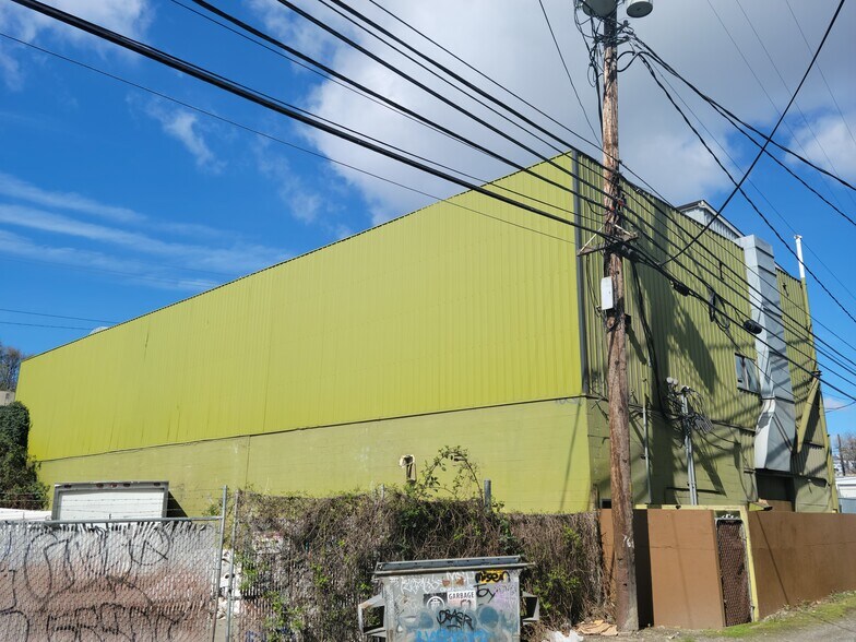 More Photos Of 836-838 Poplar Pl S, Seattle Manufacturing For Lease