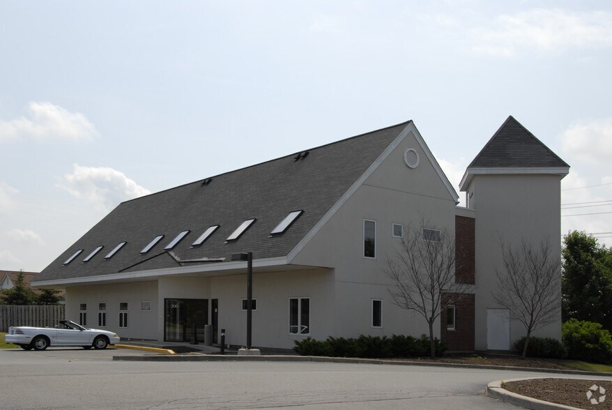 More Photos Of 980 Westfall Rd, Rochester Medical For Lease