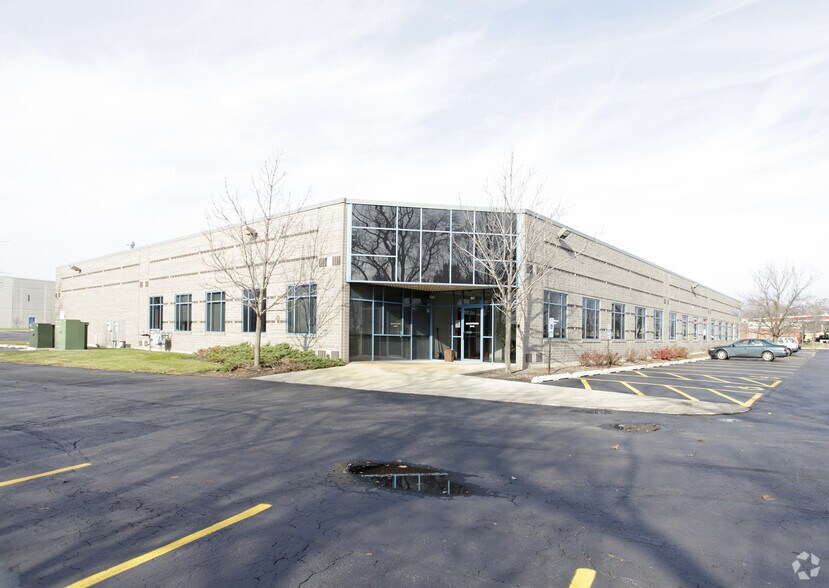 Primary Photo Of 620-630 S Butterfield Rd, Mundelein Industrial For Lease