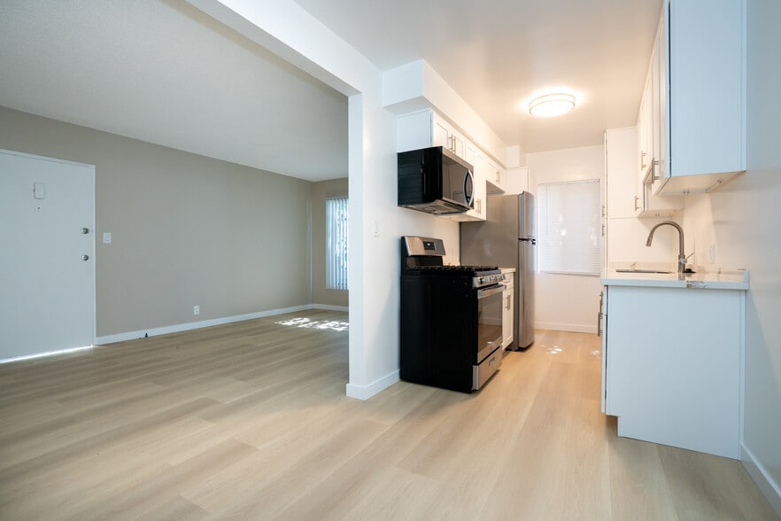 More Photos Of 1434 15th St, Santa Monica Apartments For Sale