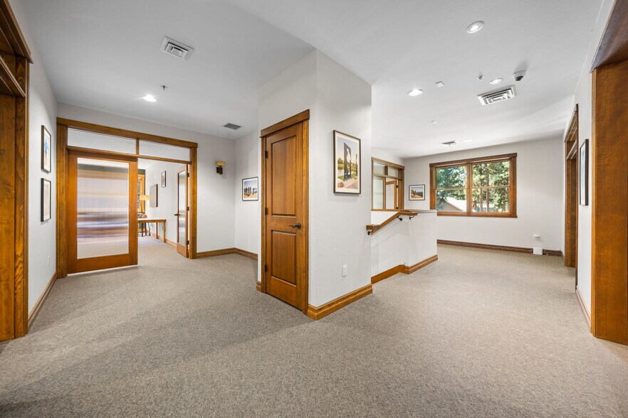 More Photos Of 750 Buckaroo Trl, Sisters Office For Sale