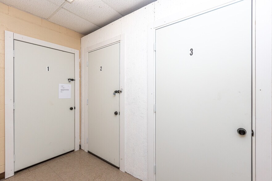 More Photos Of 665 David Ave, Danville Self Storage For Lease