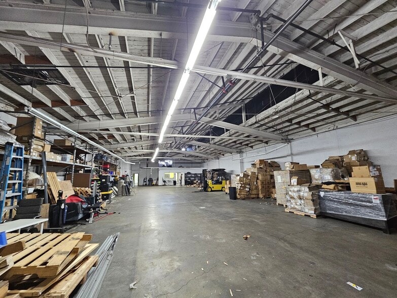 More Photos Of 1722 Santee St, Los Angeles Warehouse For Lease